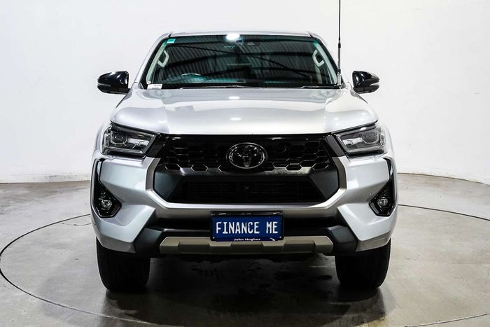 2024 Toyota Hilux SR5 48V