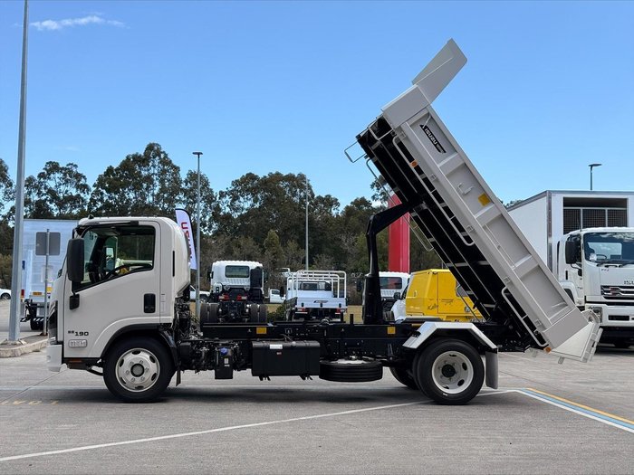 2026 Isuzu Nqr 88/80-190 Tipper