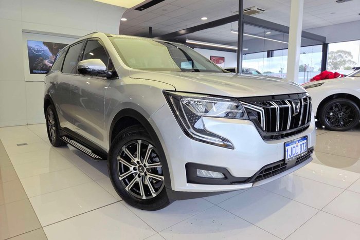 2024 Mahindra XUV700
