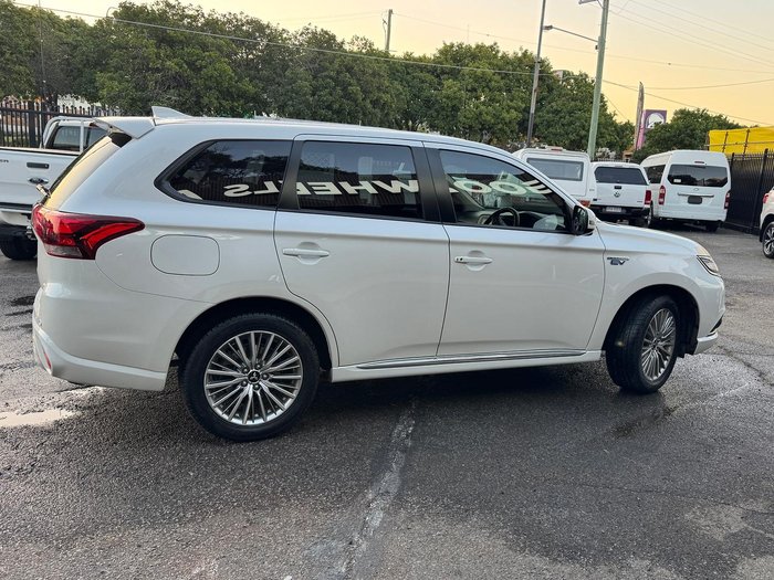 2021 Mitsubishi Outlander PHEV ES