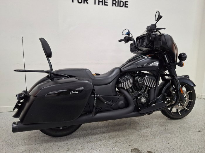 2023 INDIAN CHIEFTAIN DARK HORSE Black