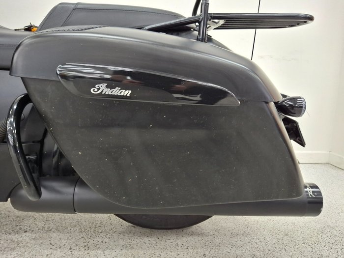 2023 INDIAN CHIEFTAIN DARK HORSE Black