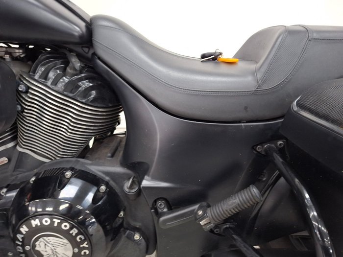 2023 INDIAN CHIEFTAIN DARK HORSE Black