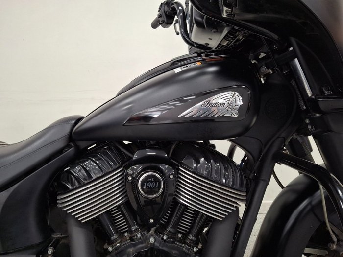 2023 INDIAN CHIEFTAIN DARK HORSE Black