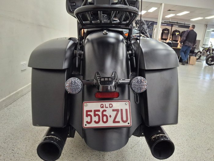 2023 INDIAN CHIEFTAIN DARK HORSE Black