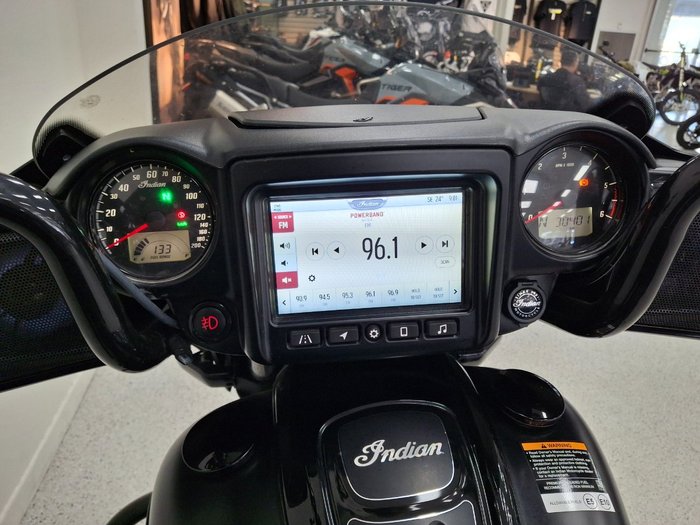 2023 INDIAN CHIEFTAIN DARK HORSE Black