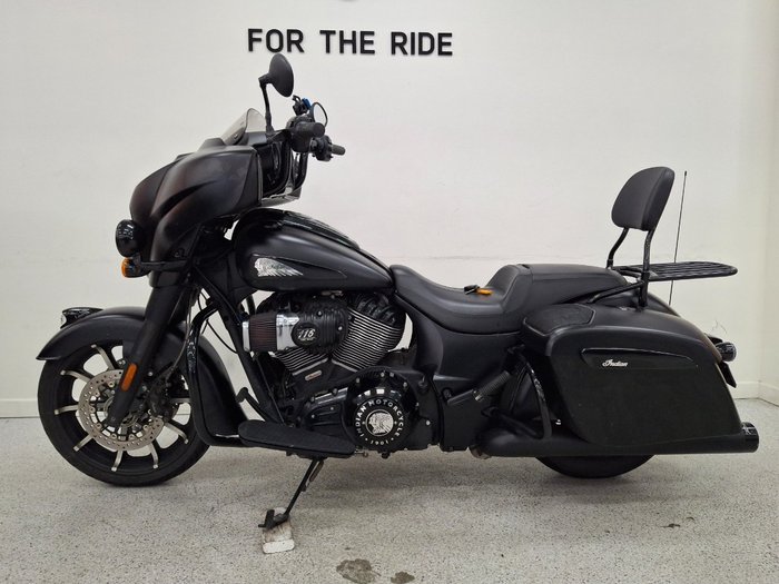 2023 INDIAN CHIEFTAIN DARK HORSE Black