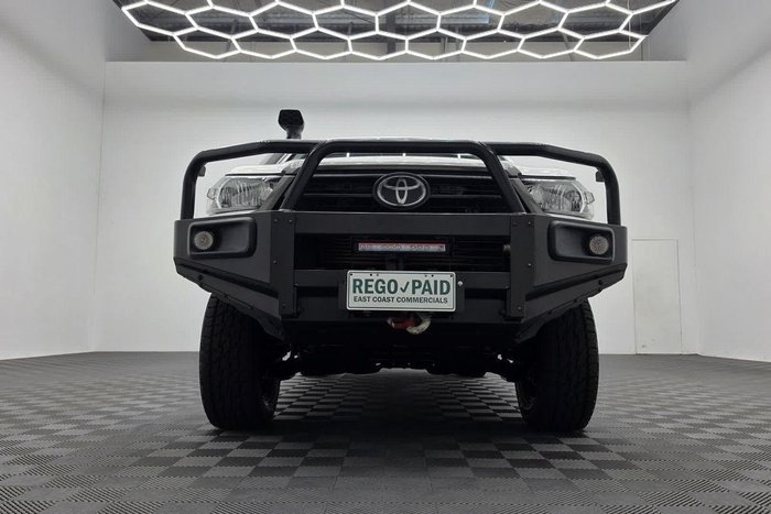 2022 Toyota Hilux SR