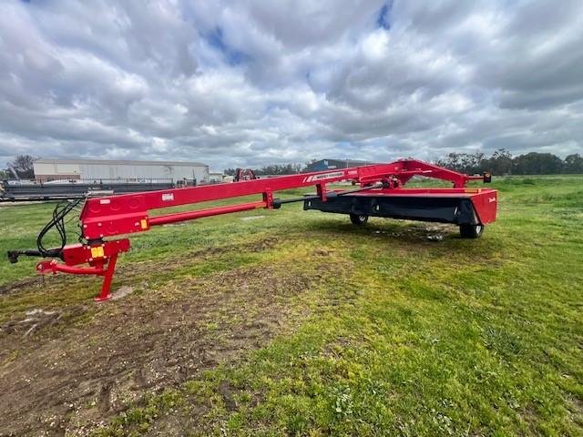2017 Massey Ferguson 1386