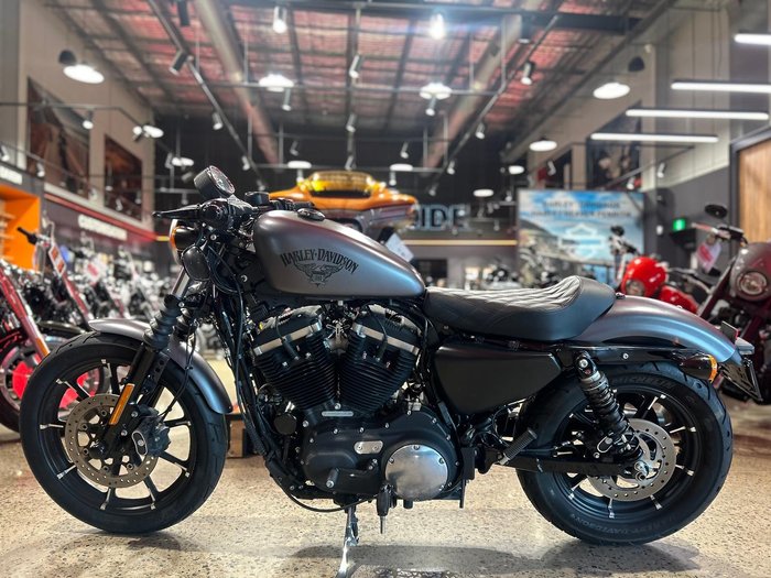2016 Harley-Davidson Iron 883 (XL883N)