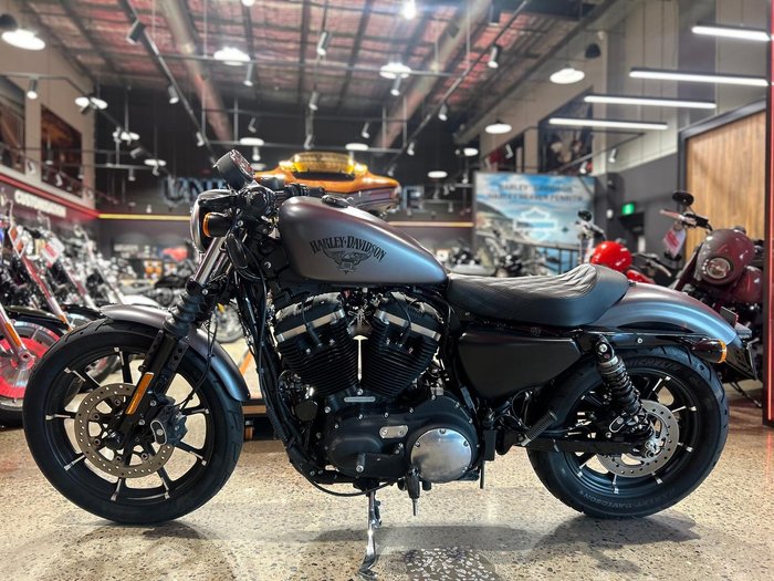 2016 Harley-Davidson Iron 883 (XL883N)