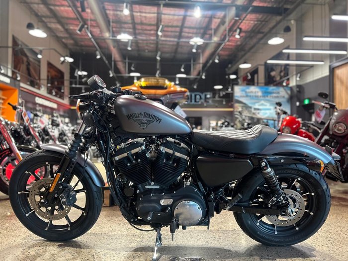 2016 Harley-Davidson Iron 883 (XL883N)