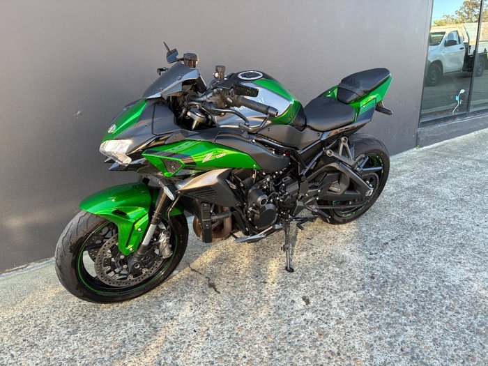 2024 Kawasaki Z H2 (ZR1000K) GREEN