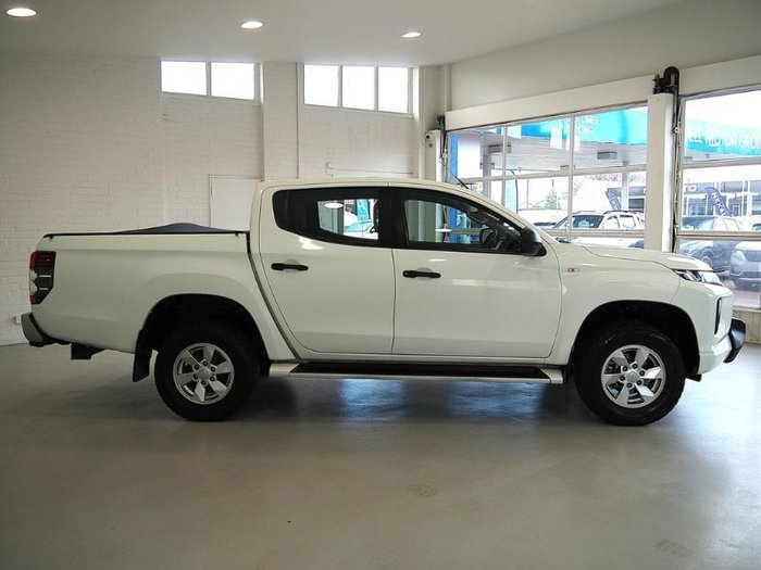 2022 Mitsubishi Triton GLX+