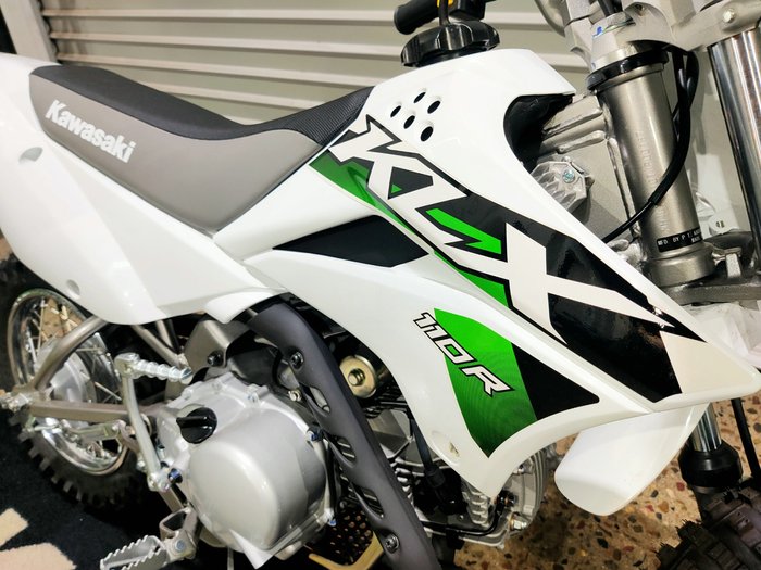 2027 KAWASAKI KLX110R MINI BIKE WHITE
