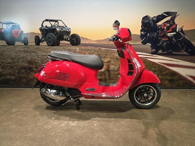 2025 Vespa GTS Super 150