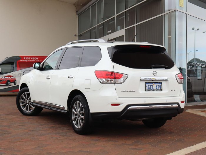 2016 Nissan Pathfinder ST-L