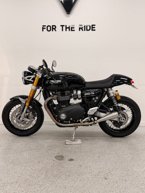 2022 Triumph THRUXTON RS Black