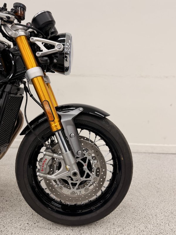 2022 Triumph THRUXTON RS Black