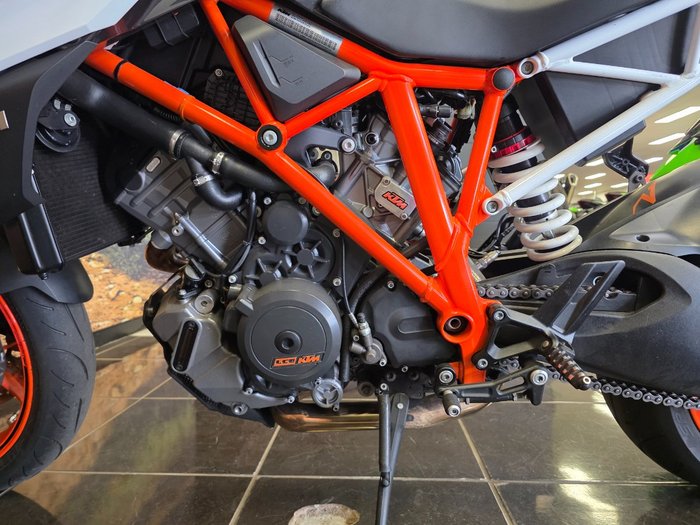 2017 Ktm 1290 SUPER DUKE R ORANGE
