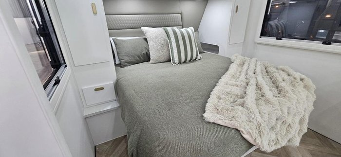 2026 Option RV Distinction 196 196