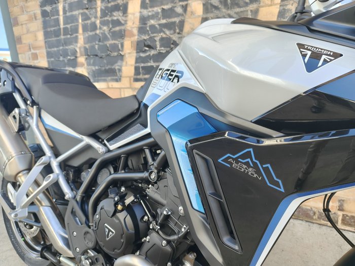 2027 TRIUMPH TIGER 900 ALPINE EDITION ROAD WHITE