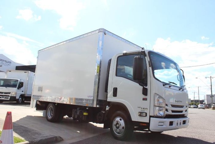 2023 Isuzu N Series NNR 45-150 Vanpack