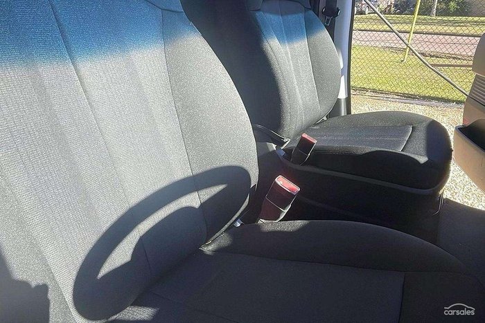 2022 Hyundai STARIA LOAD
