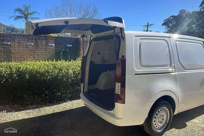 2022 Hyundai STARIA LOAD