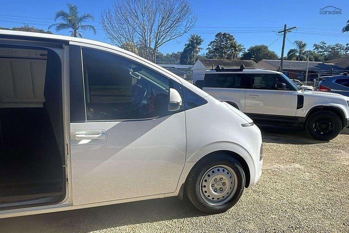 2022 Hyundai STARIA LOAD