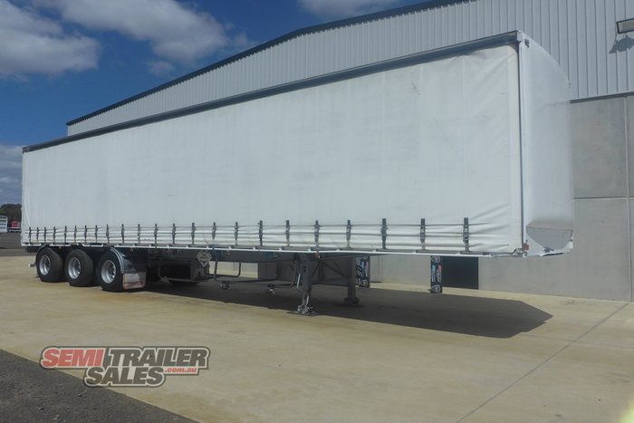 1995 Freighter 22 Pallet Curtainsider
