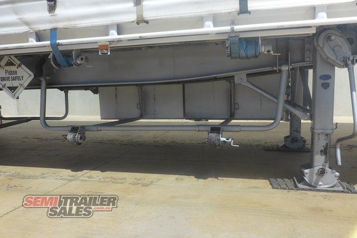 1995 Freighter 22 Pallet Curtainsider