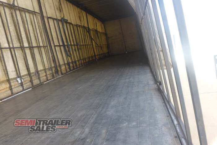 1995 Freighter 22 Pallet Curtainsider