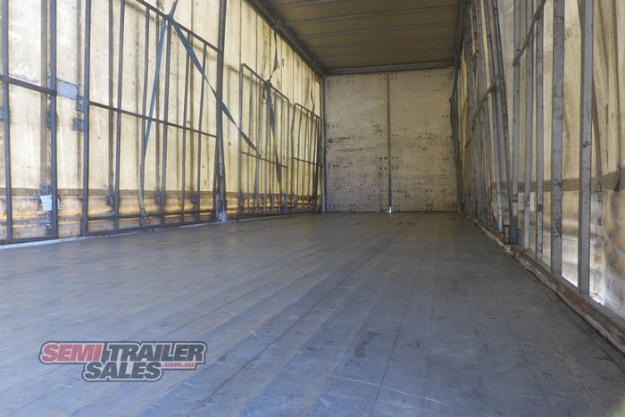 1995 Freighter 22 Pallet Curtainsider