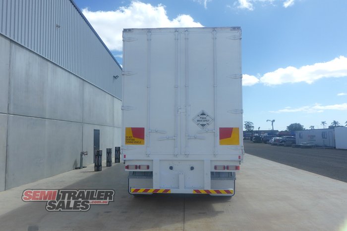 1995 Freighter 22 Pallet Curtainsider