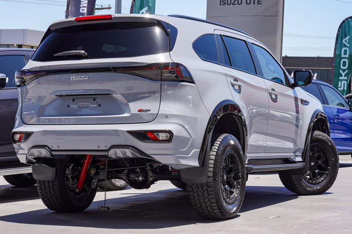 2025 Isuzu MU-X X-TERRAIN