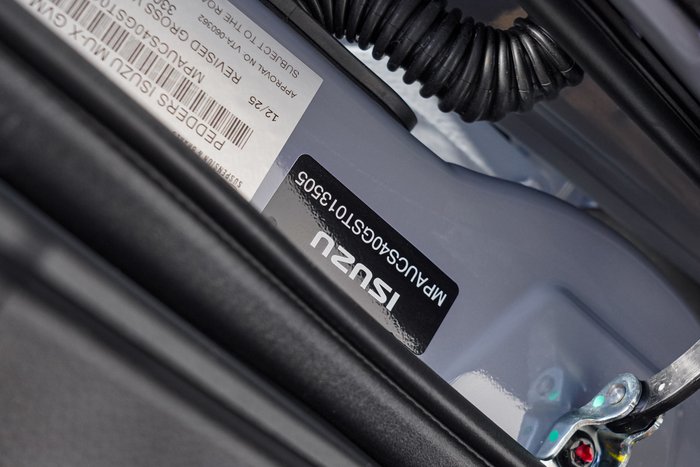 2025 Isuzu MU-X X-TERRAIN