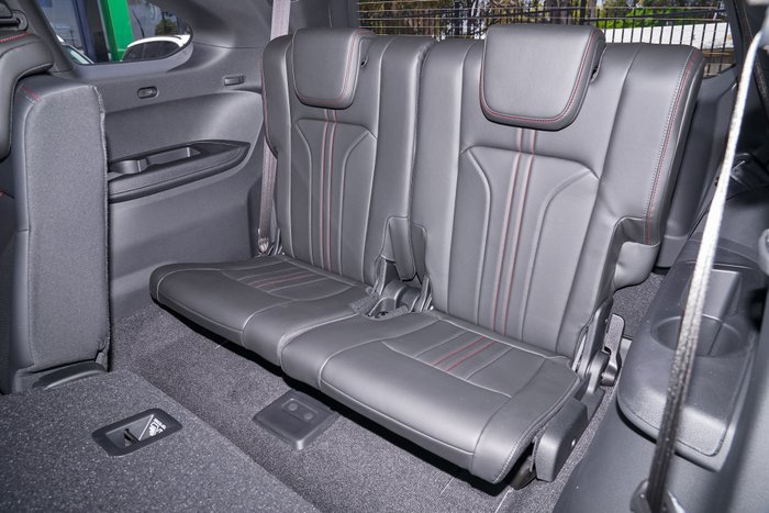 2025 Isuzu MU-X X-TERRAIN