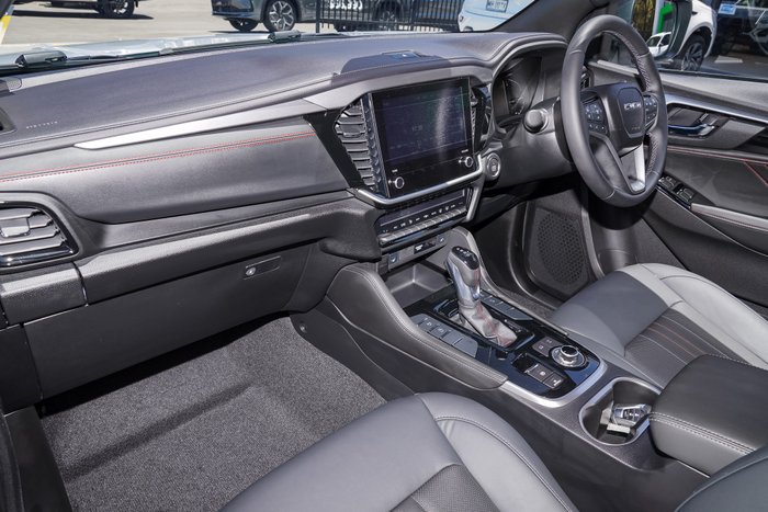 2025 Isuzu MU-X X-TERRAIN