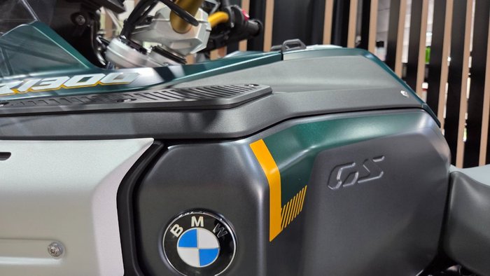 2026 BMW Motorrad R 1300 GS ADVENTURE GREEN