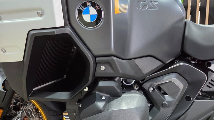 2026 BMW Motorrad R 1300 GS ADVENTURE GREEN