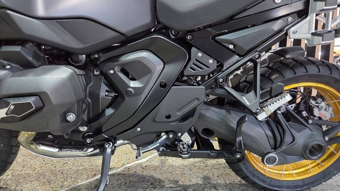 2026 BMW Motorrad R 1300 GS ADVENTURE GREEN
