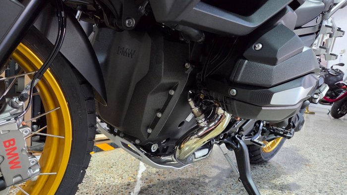 2026 BMW Motorrad R 1300 GS ADVENTURE GREEN