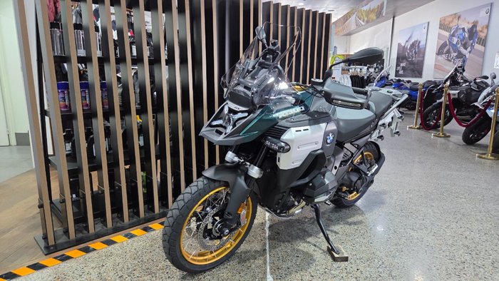 2026 BMW Motorrad R 1300 GS ADVENTURE GREEN