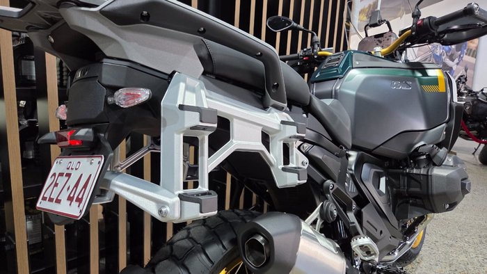 2026 BMW Motorrad R 1300 GS ADVENTURE GREEN
