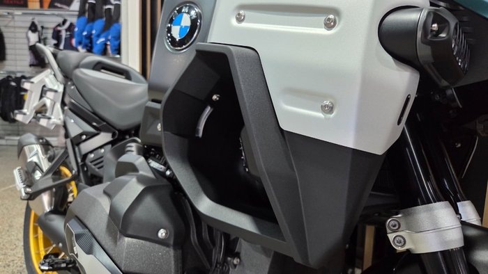 2026 BMW Motorrad R 1300 GS ADVENTURE GREEN