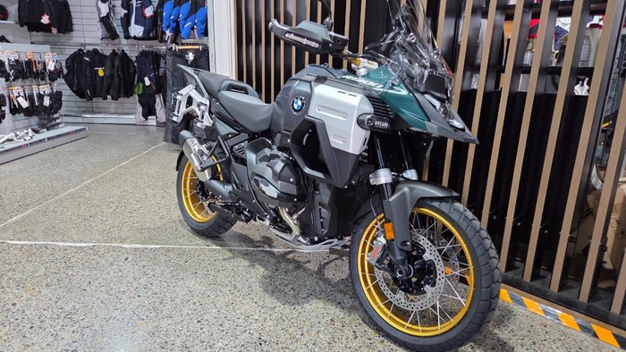 2026 BMW Motorrad R 1300 GS ADVENTURE GREEN