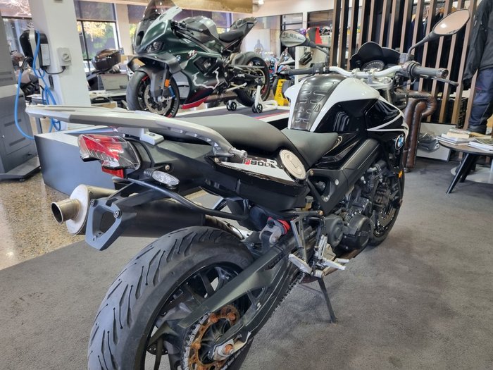 2014 BMW Motorrad Bmw 800CC F 800 R (14-10) LIGHTWHITE UNI/BLACK STORM MET/SCHW