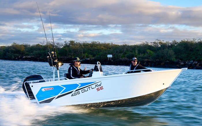 2027 Stacer 469 Outlaw Side Console