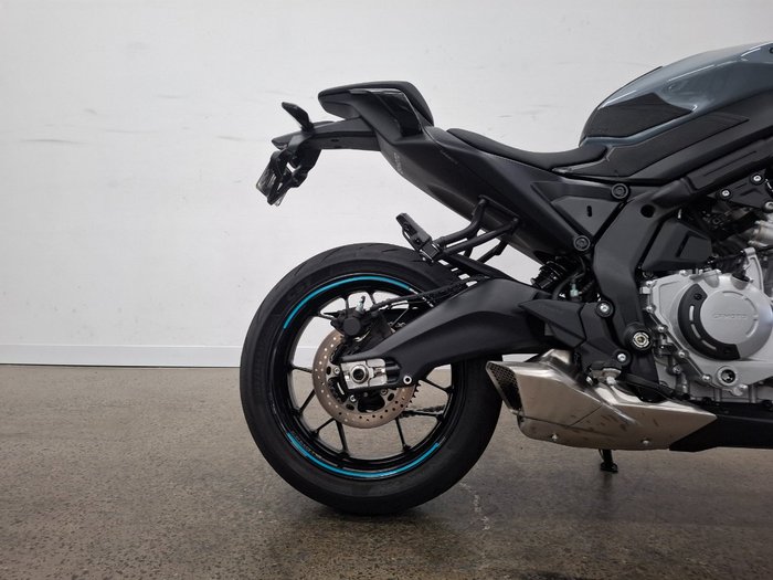 2025 CFMOTO 2025 CF Moto 650CC 675NK ABS